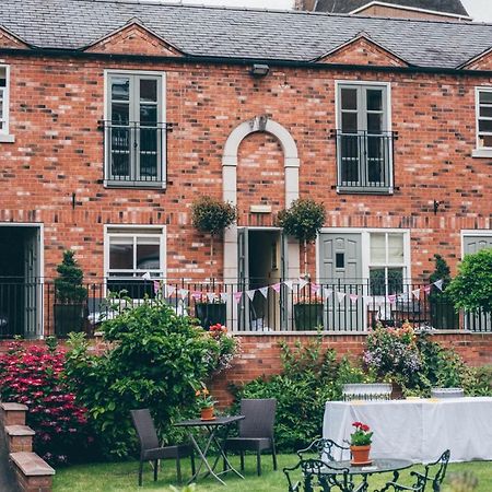 Darwin'S Townhouse Bed & Breakfast Shrewsbury Luaran gambar The former railway station