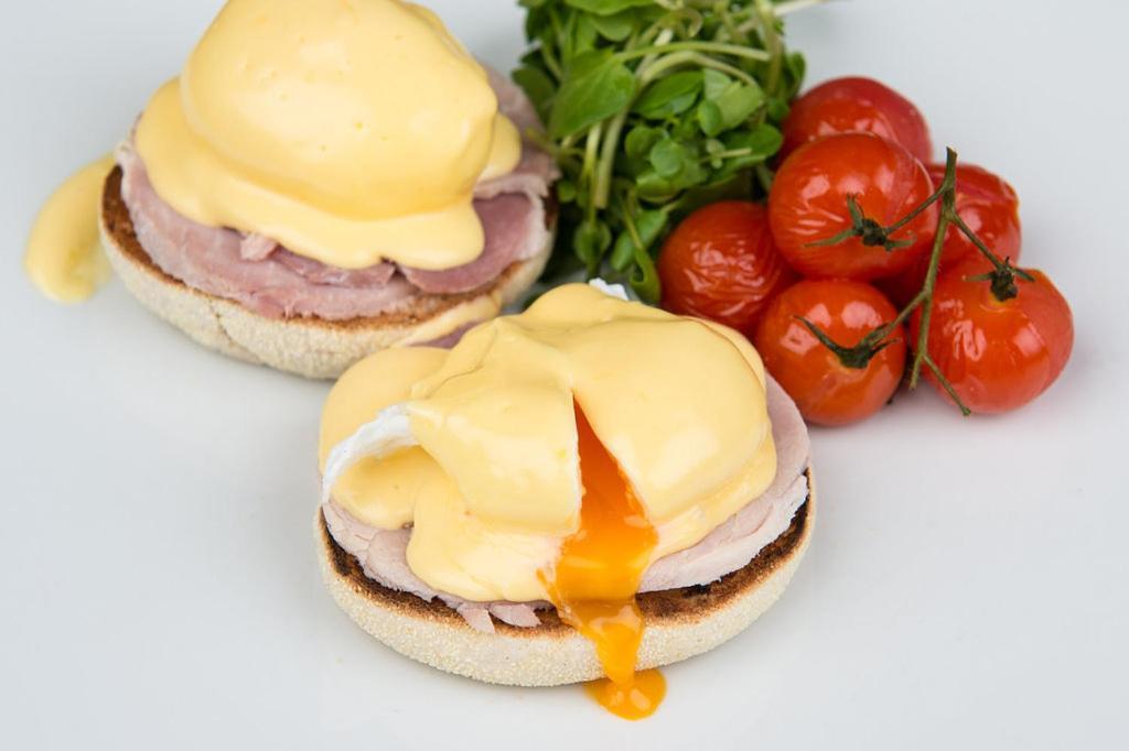 Darwin'S Townhouse Bed & Breakfast Shrewsbury Luaran gambar Eggs Benedict