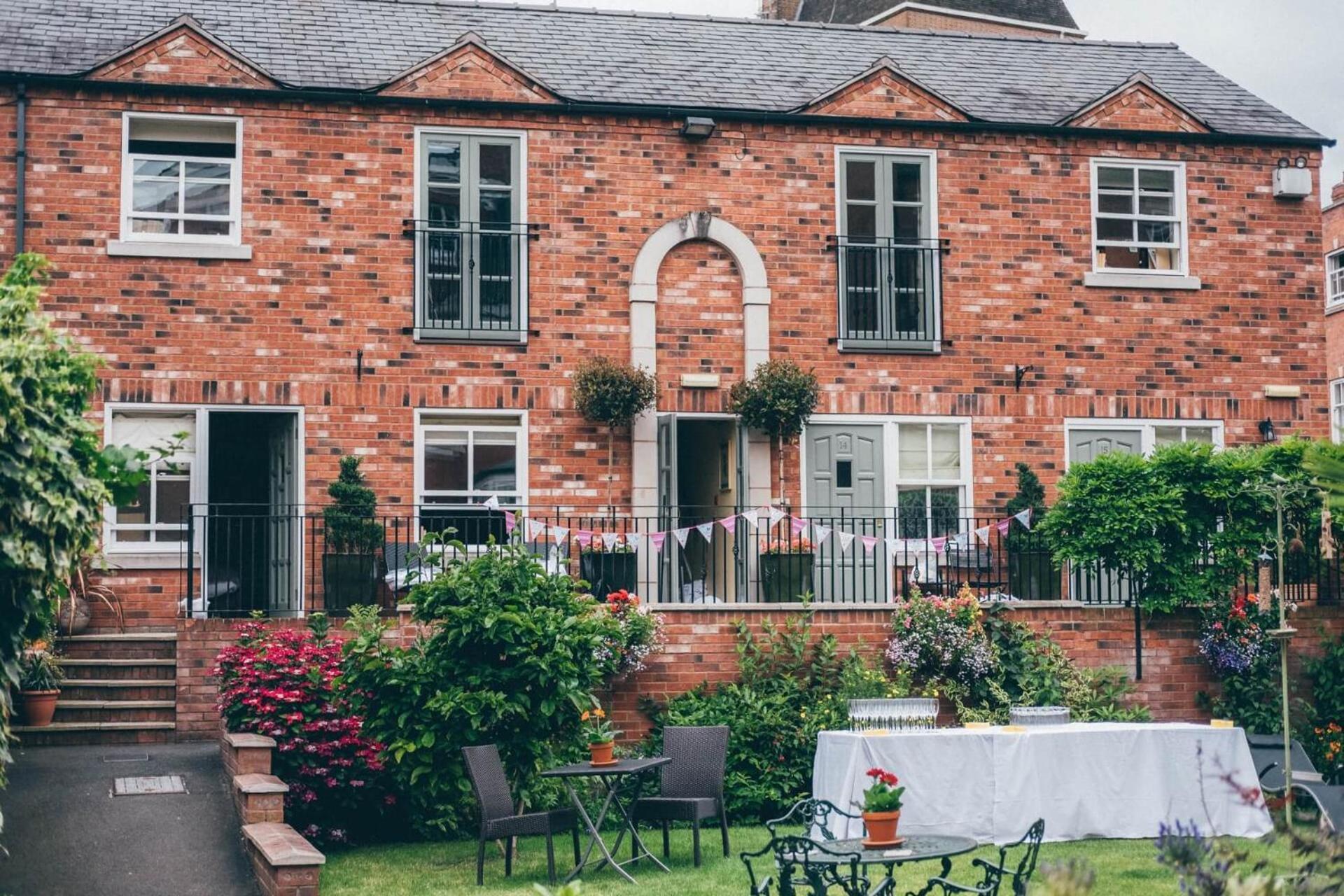 Darwin'S Townhouse Bed & Breakfast Shrewsbury Luaran gambar The former railway station