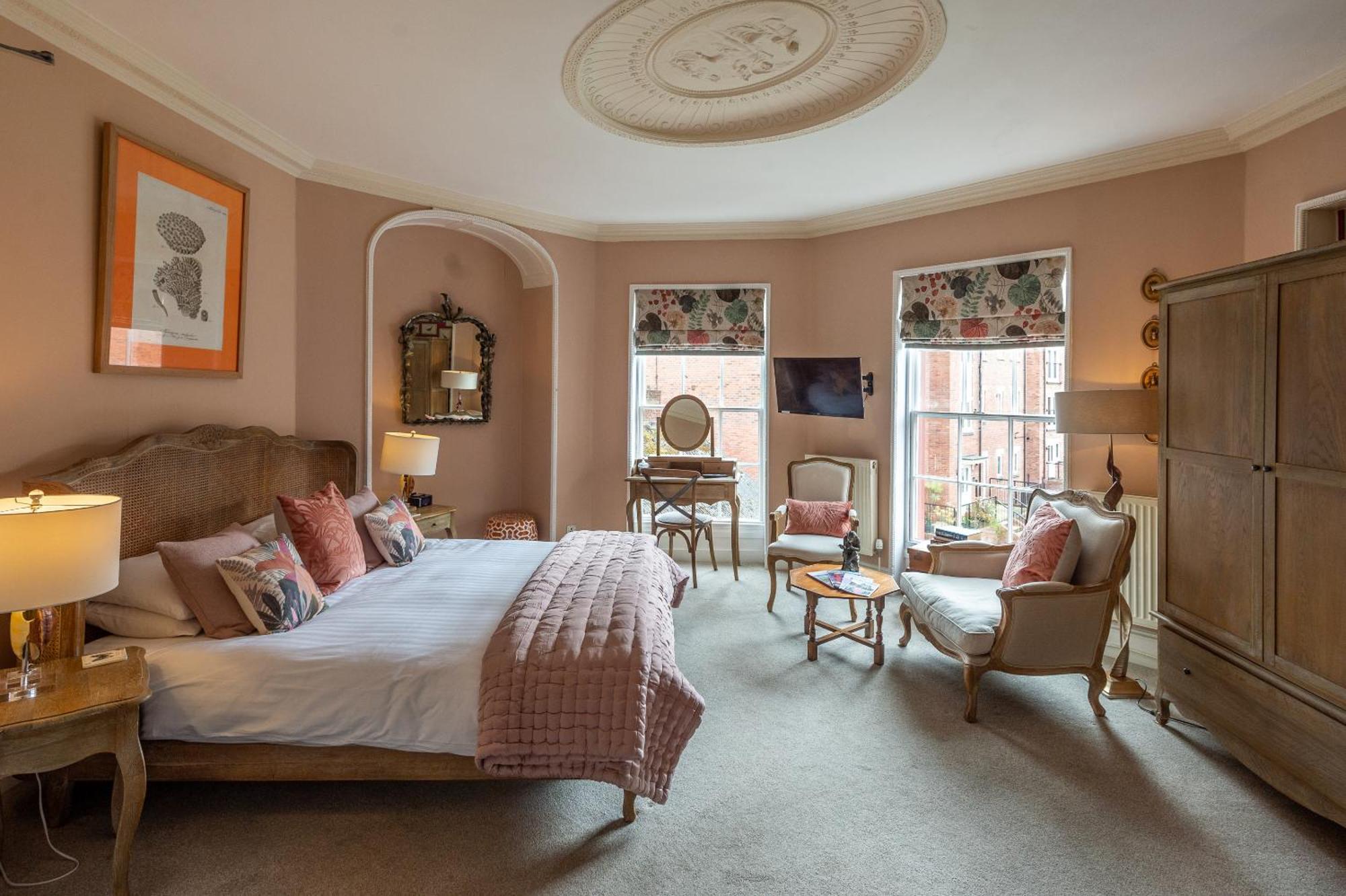 Darwin'S Townhouse Bed & Breakfast Shrewsbury Bilik gambar A bedroom at The Swan